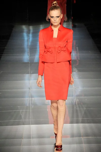 Look 13